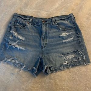 Ripped jeans shorts size 14 mom short